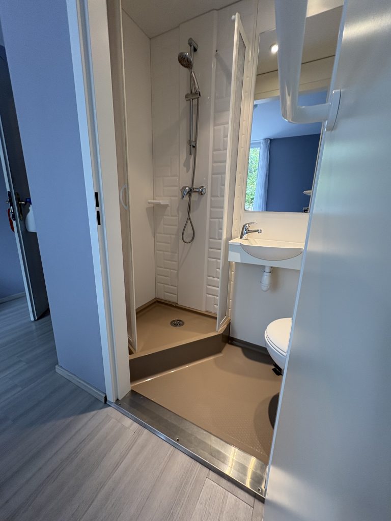 Salle d'eau cabine Chambre double économique